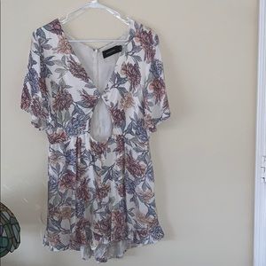 Floral romper with zipper in back